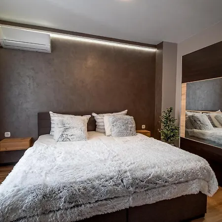 Luxury Redefined In City Center - Elevate Your In A Smart And Modern *