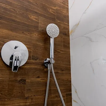Luxury Redefined In Center - Elevate Your In A Smart And Modern