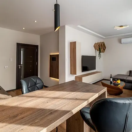 Luxury Redefined In Center - Elevate Your In A Smart And Modern Apartman Várna